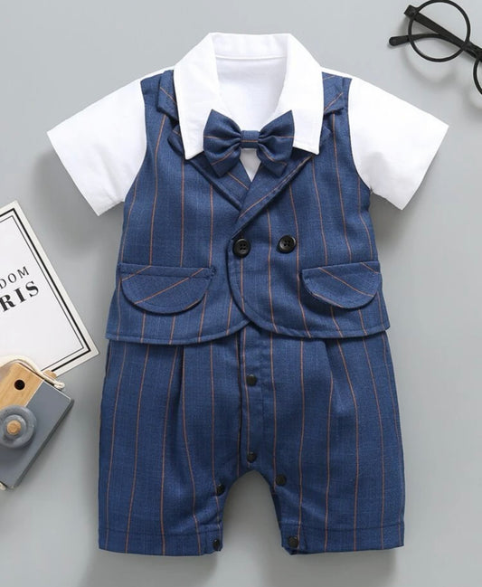 Traje azul de bebe niño